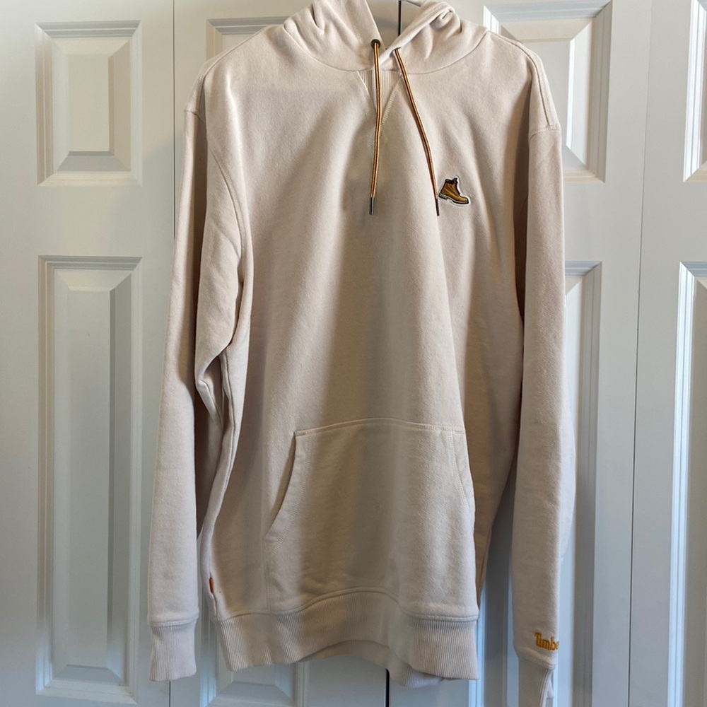 Stand out with the Timberland boot logo hoodie.